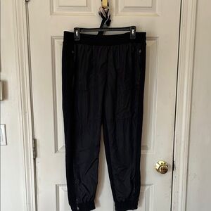 Fabletics size large Black Jogger Pants